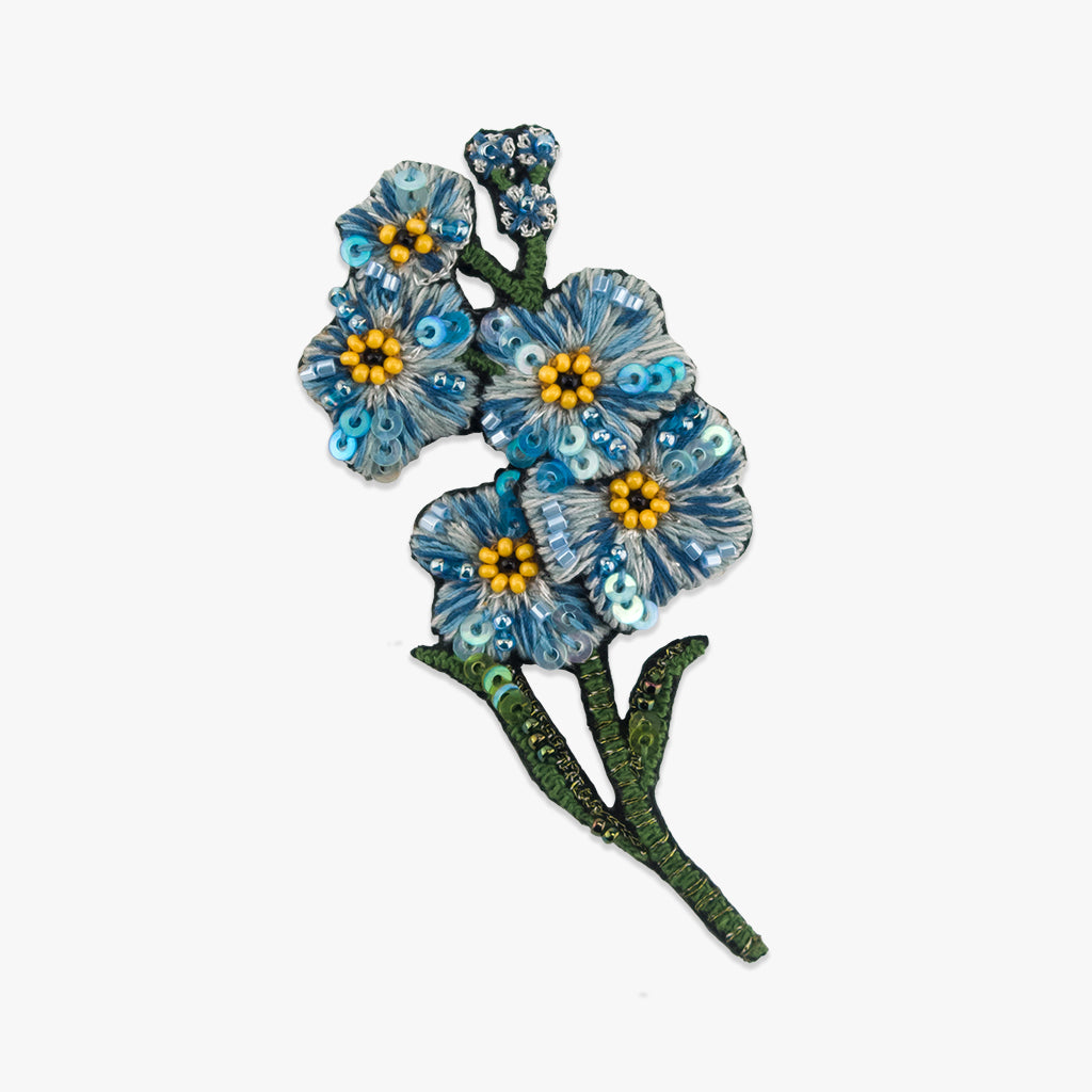 forget-me-not beaded brooch by trovelore